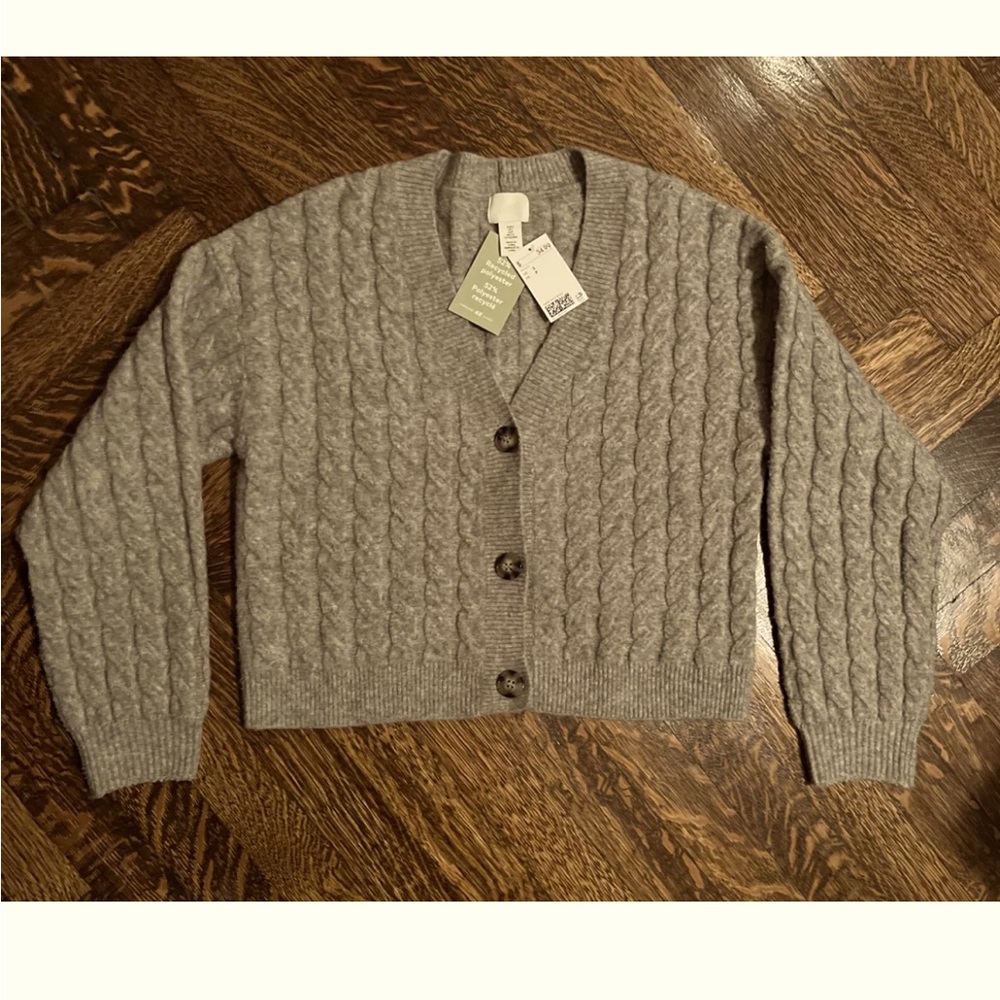 New. H&M Women’s Gray Cable Knit Cardigan Size S.